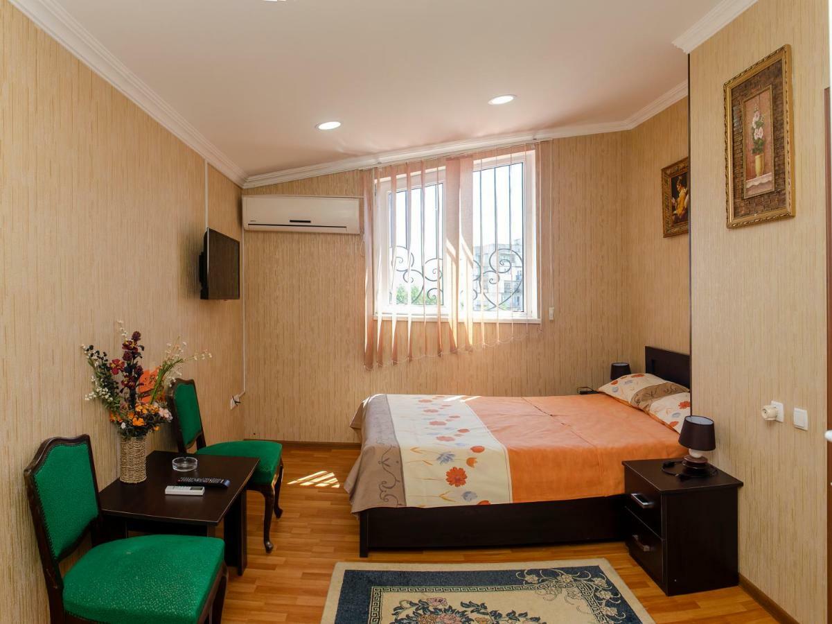 Hotel S.R Tbilisi Exterior photo